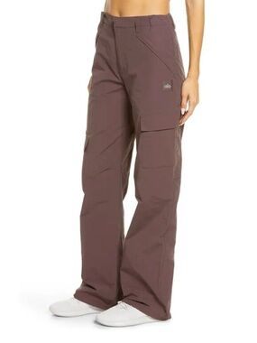 Alo Yoga The Edge Cargo Pants Adjustable Waist Rasin Purple-Brown